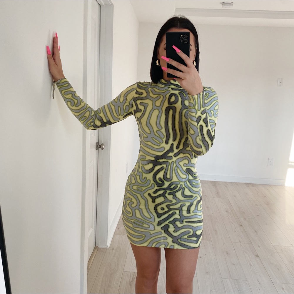 FASHION NOVA MINI DRESS - Picture 4 of 5